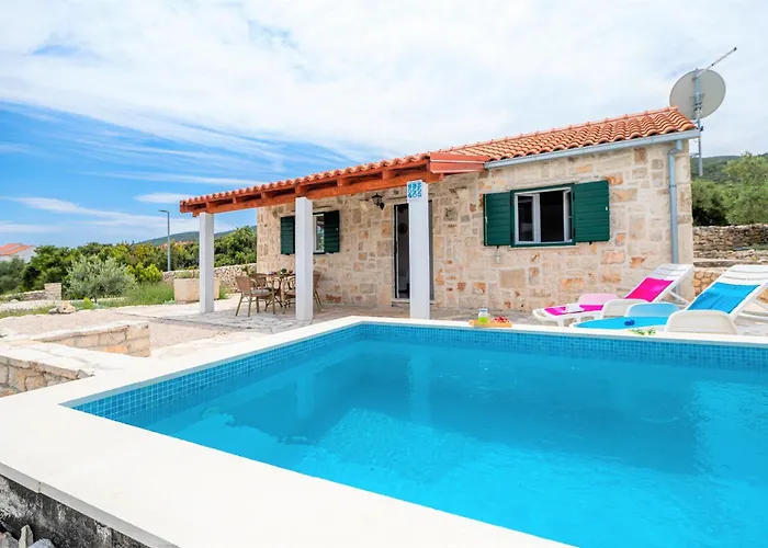 Vineyard House & Olive Grove House