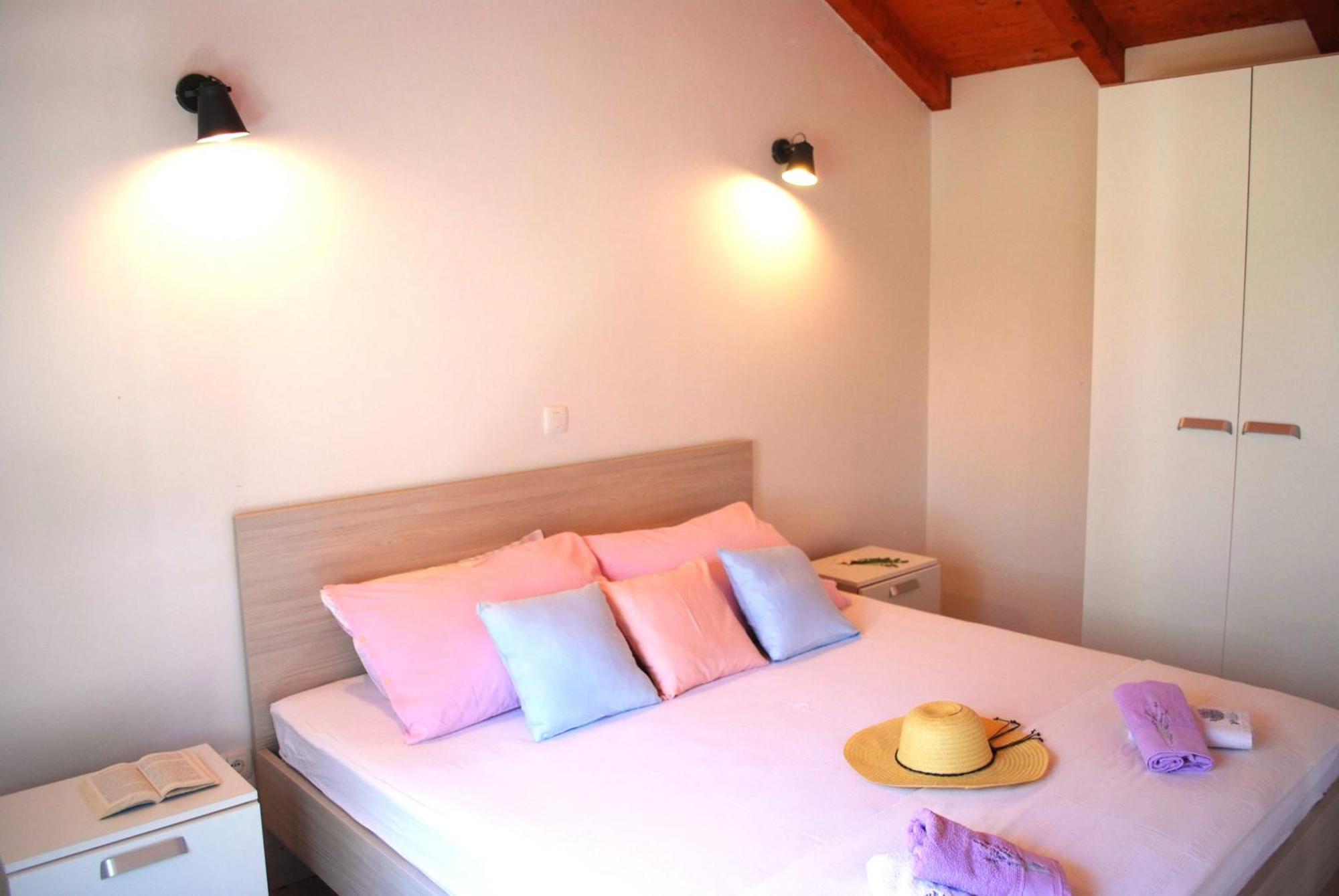 Holiday home Vineyard House & Olive Grove House *