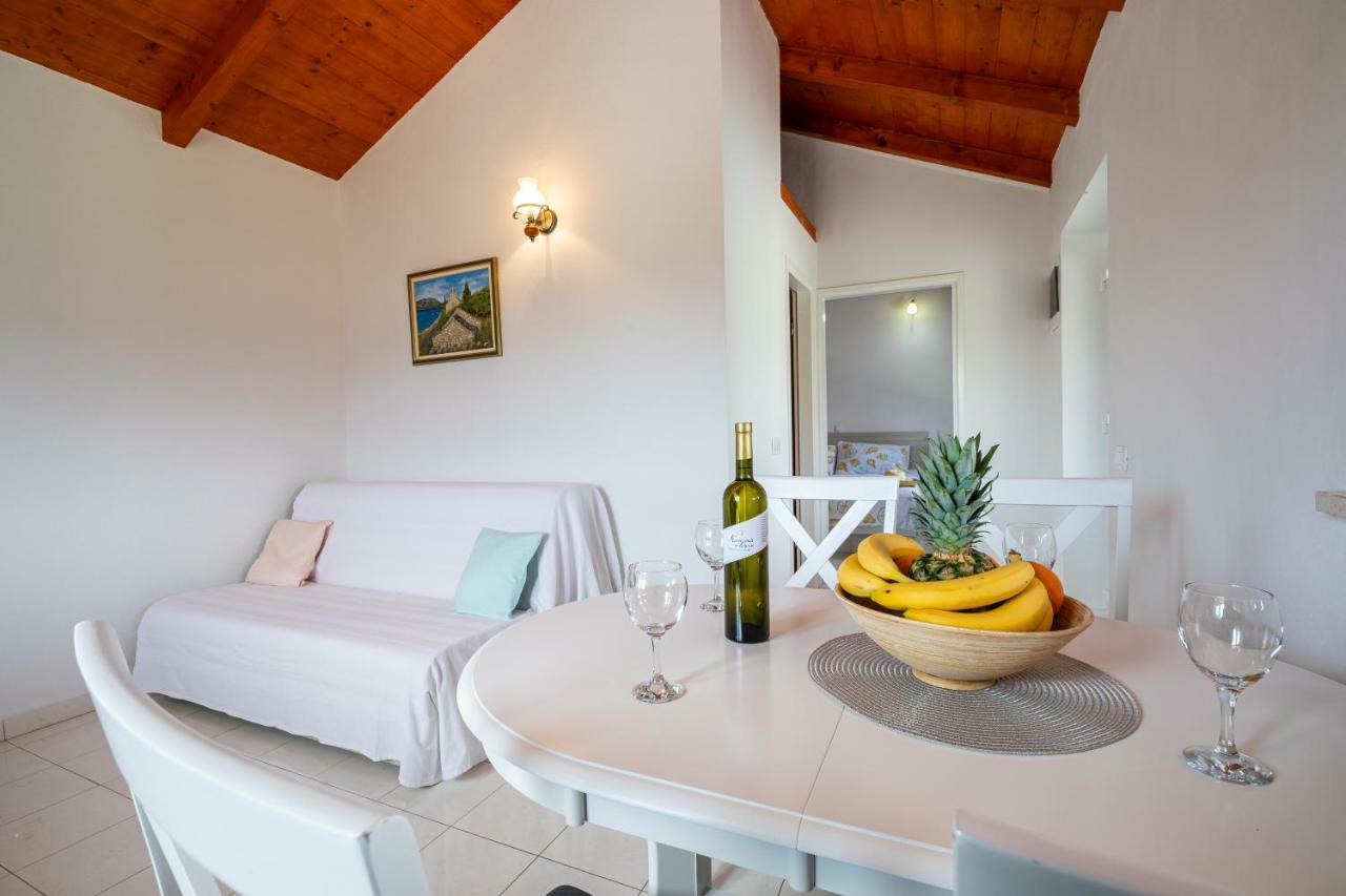 Holiday home Vineyard House & Olive Grove House *
